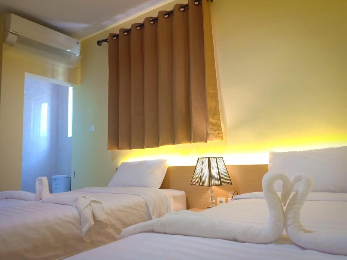 Merlin Hotel Maumere Kültér fotó