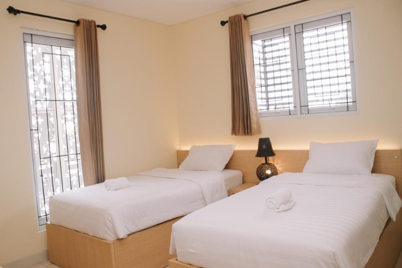 Merlin Hotel Maumere Kültér fotó