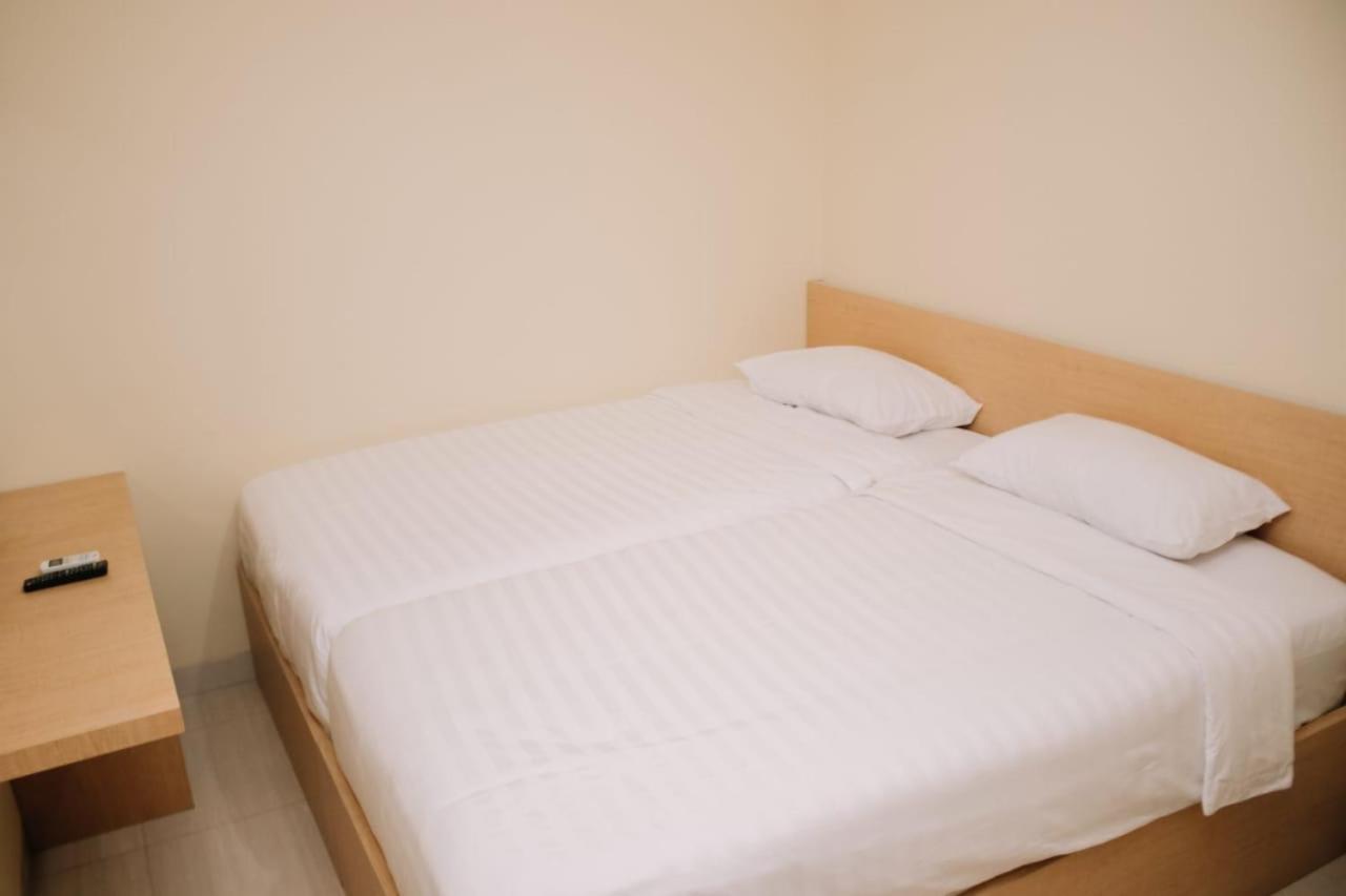 Merlin Hotel Maumere Kültér fotó