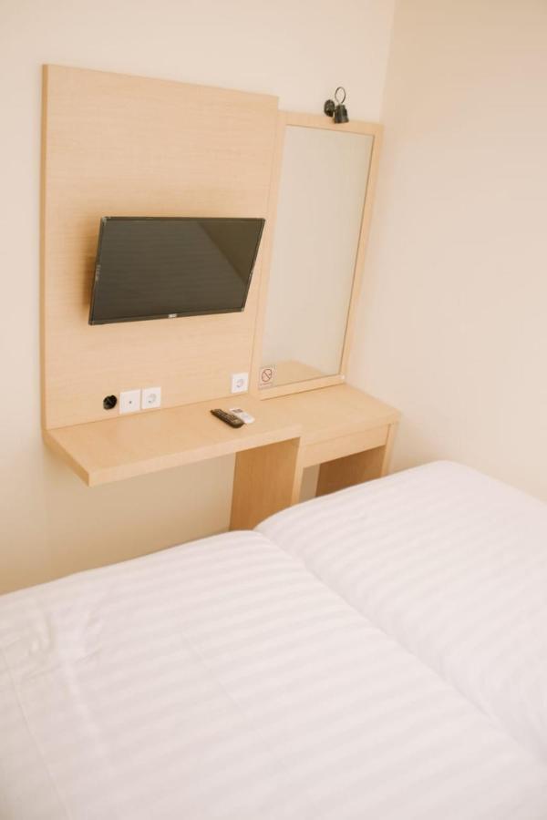 Merlin Hotel Maumere Kültér fotó